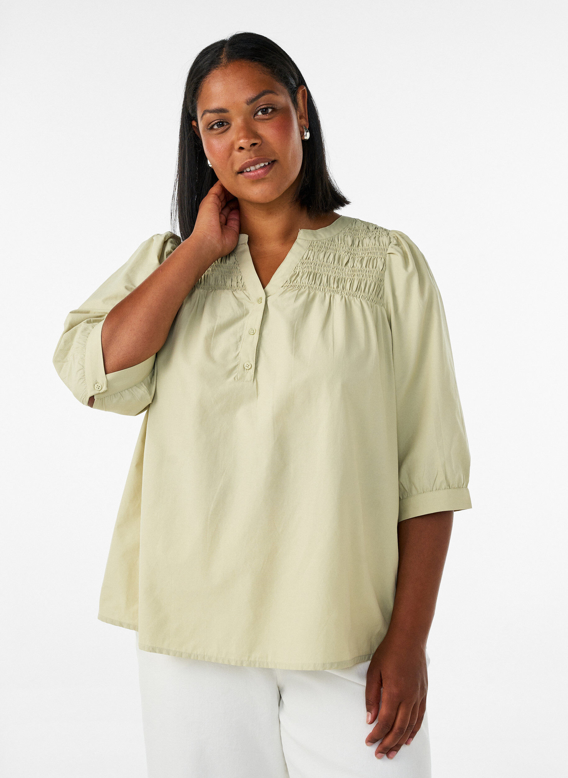 Blouse with smock and 3/4 sleeves, Green, Model