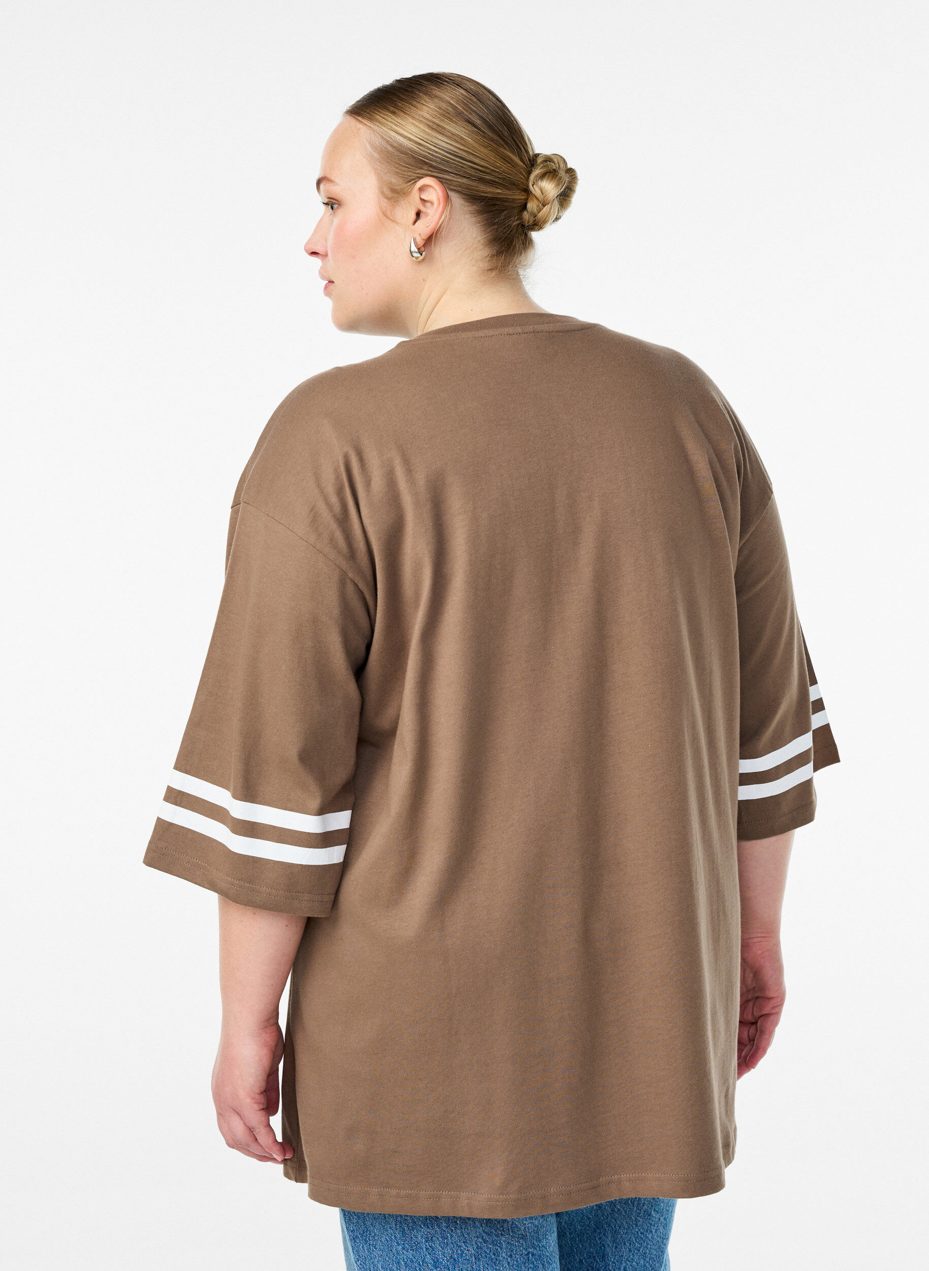 Zizzifashion Oversized college T-shirt with 3/4 sleeves, Brown, Model image number 2