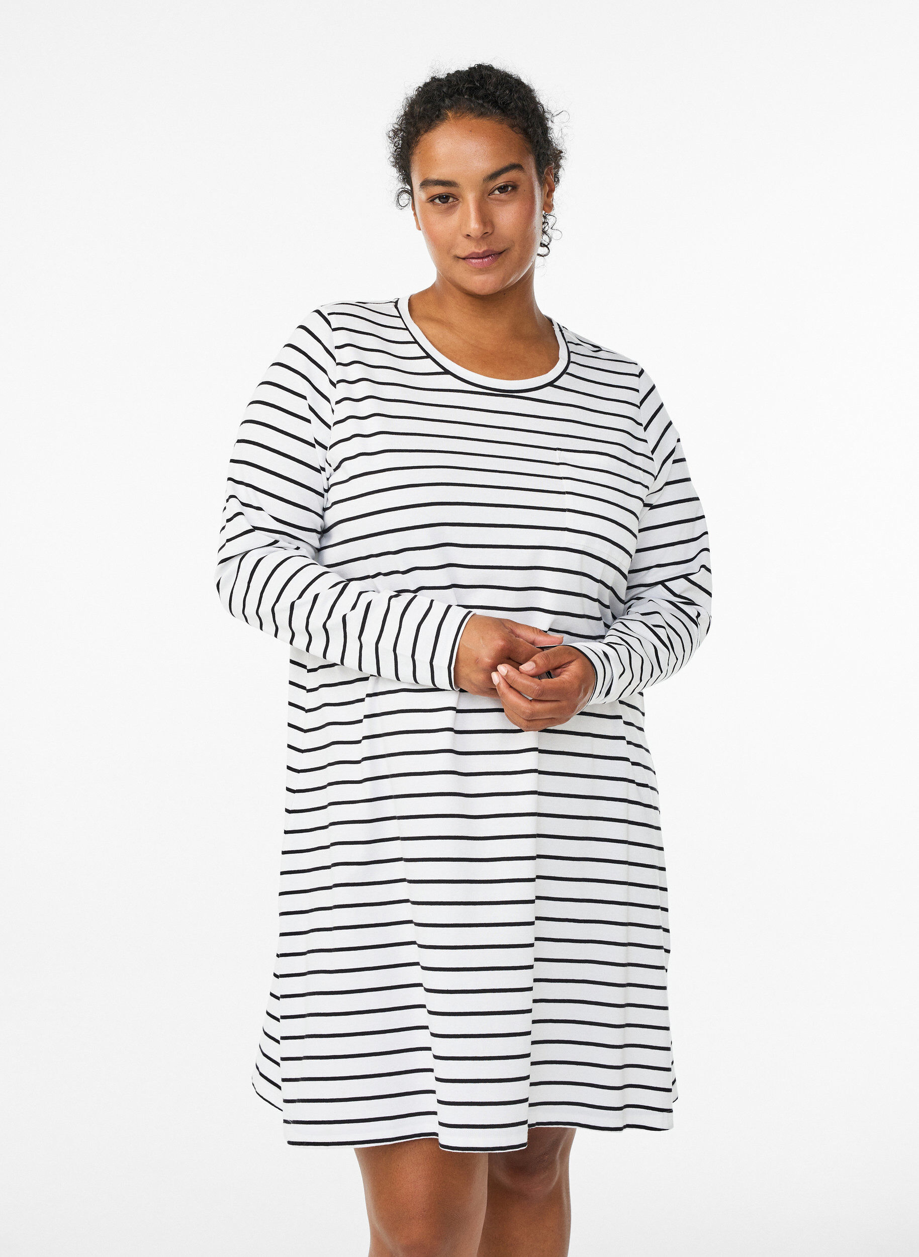 Striped nightdress in organic cotton, White, Model