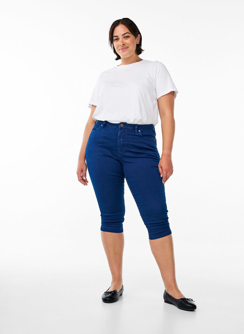 High-waisted Amy capri jeans with super slim fit, Blue, Model image number 0