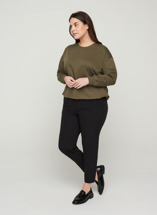 Cropped sweatshirt with round neck, Ivy Green, Model image number 2