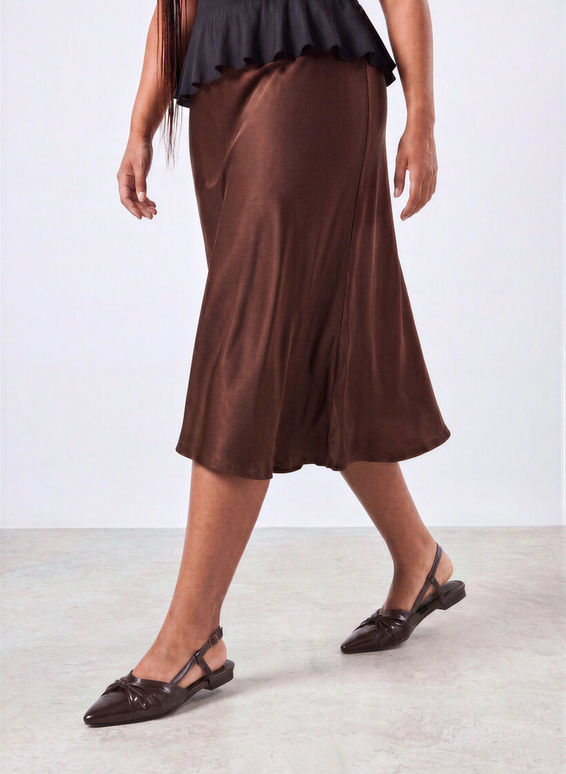 Slingback with bow detail and patent look, Brown, Model