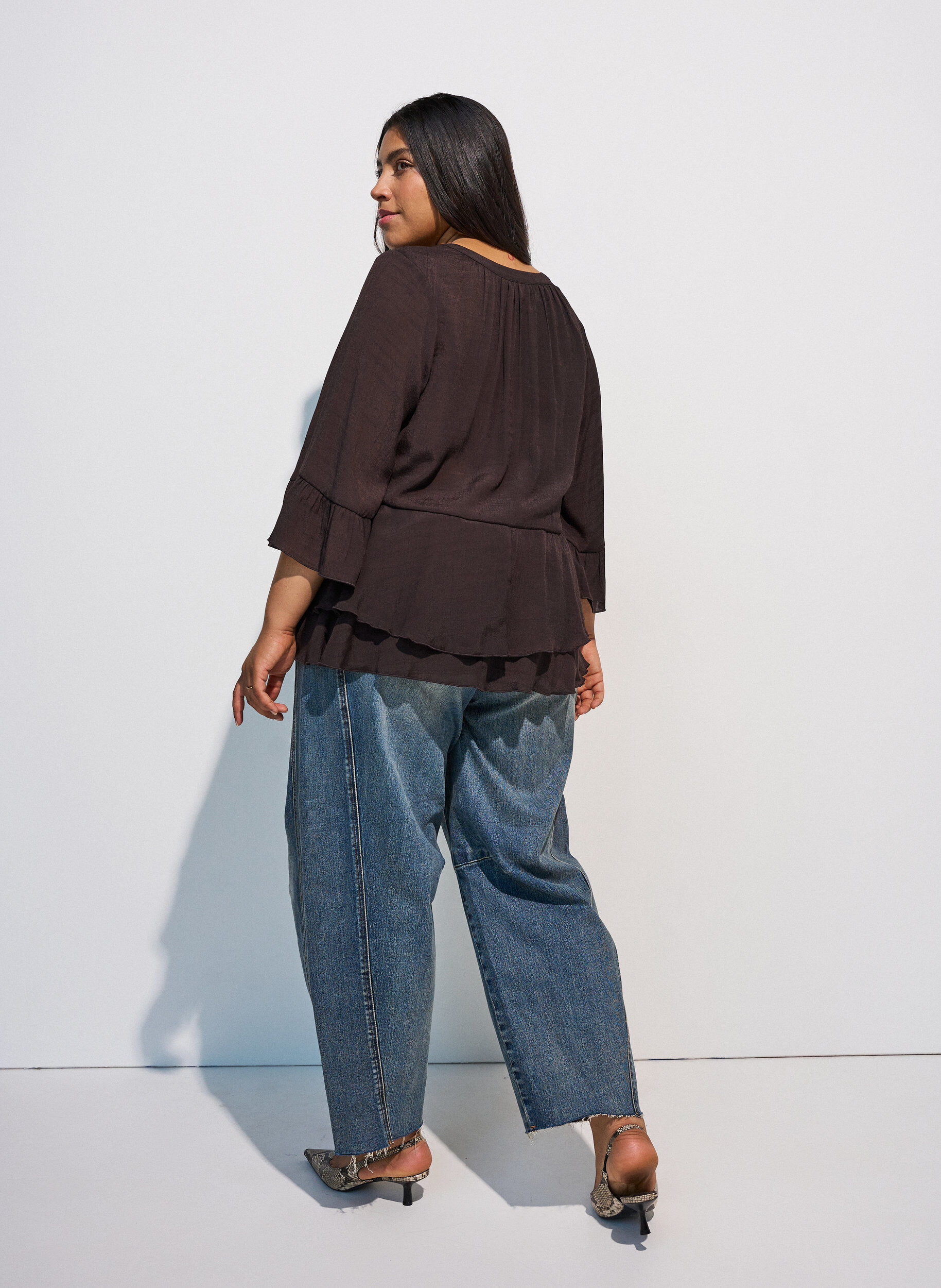 ZizzifashionBlouse with 3/4-sleeves and ruffle details, Brown, Model image number 2