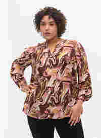 Printed viscose blouse with v-neckline, AOP, Model