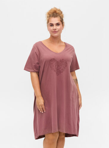 Cotton nightdress with print, Rose Brown w. Heart, Model image number 0