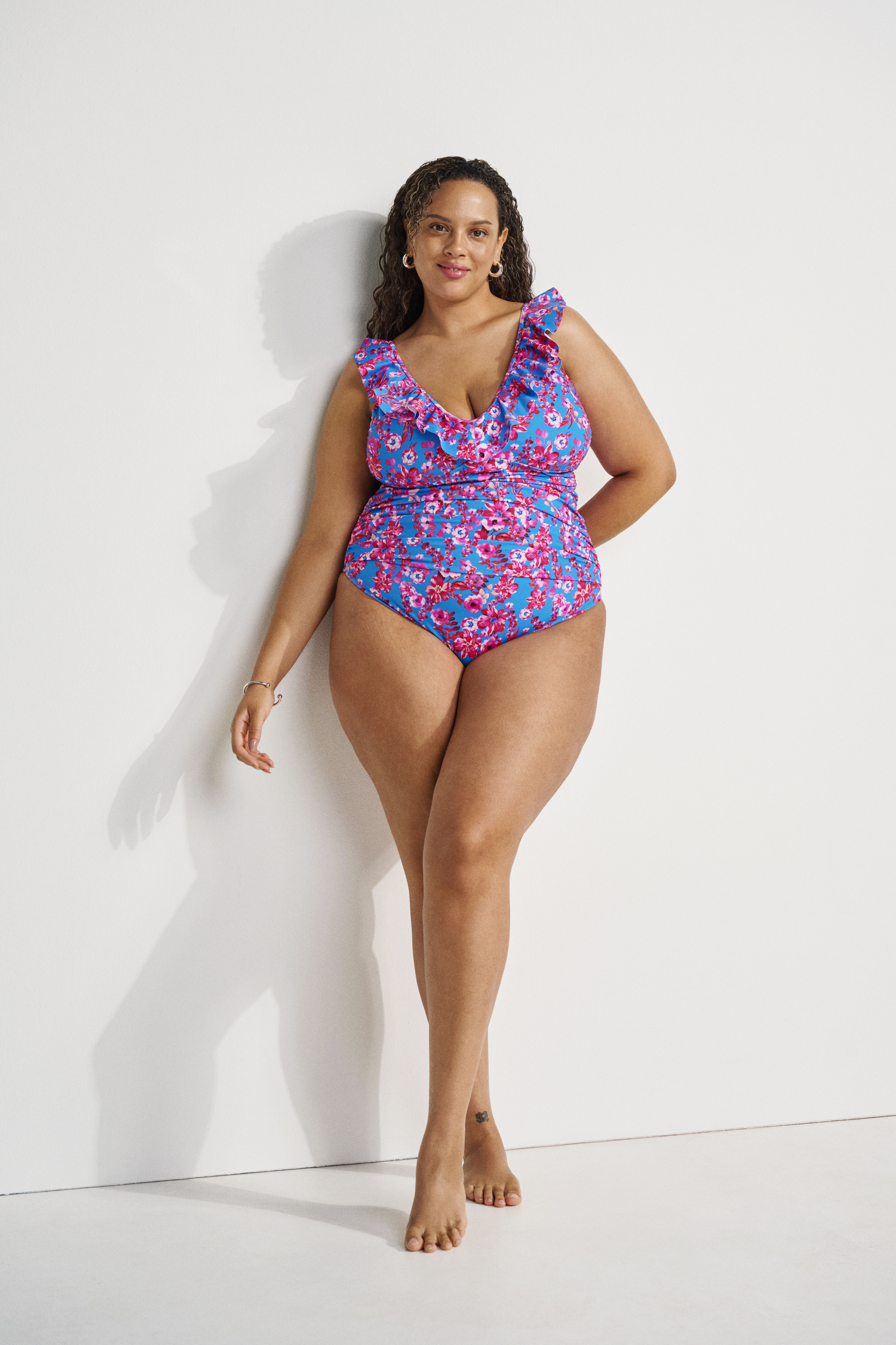 Floral swimsuit with ruffles, , Model