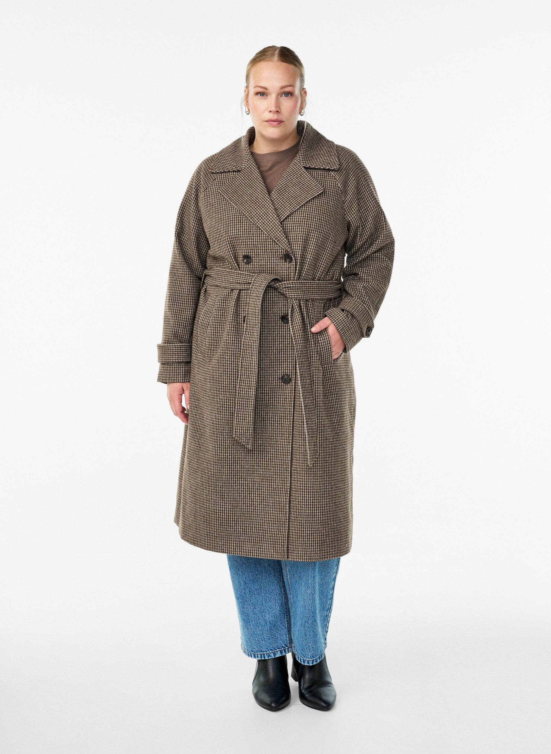 Checked coat with belt, Brown, Model