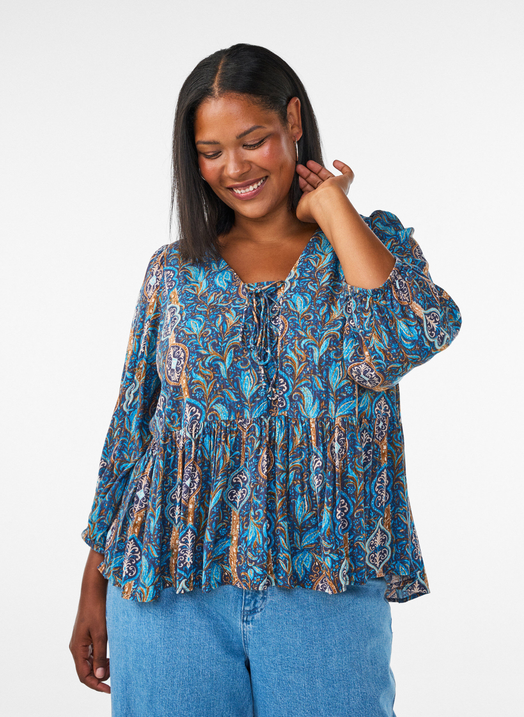 Blouse with paisley print and lace detail, Light Blue, Model