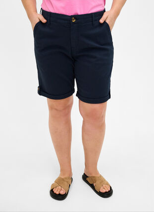 Chino shorts with pockets, Navy Blazer, Model image number 2