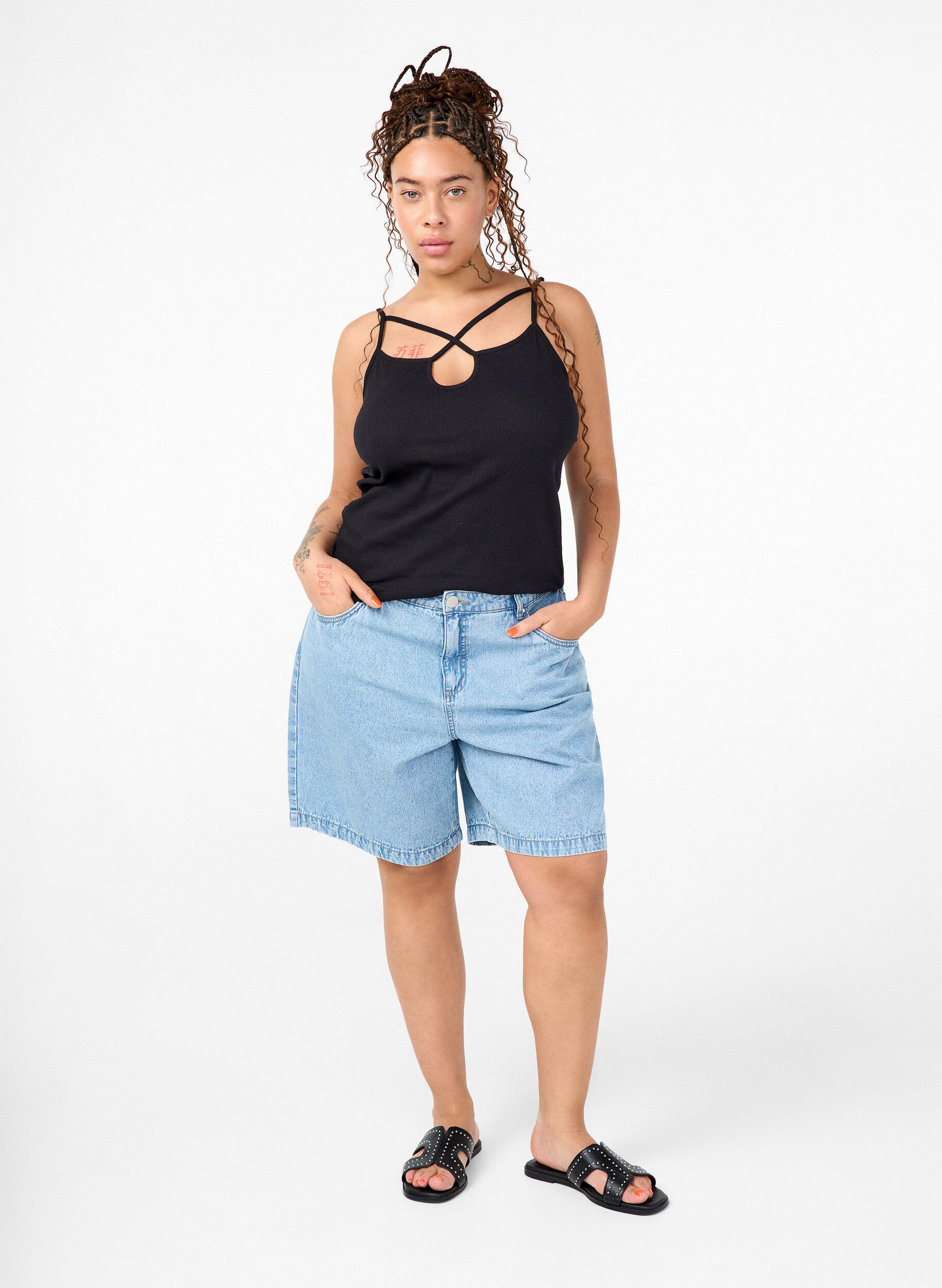 Zizzifashion Organic cotton rib top with cross detail, Black, Model image number 2