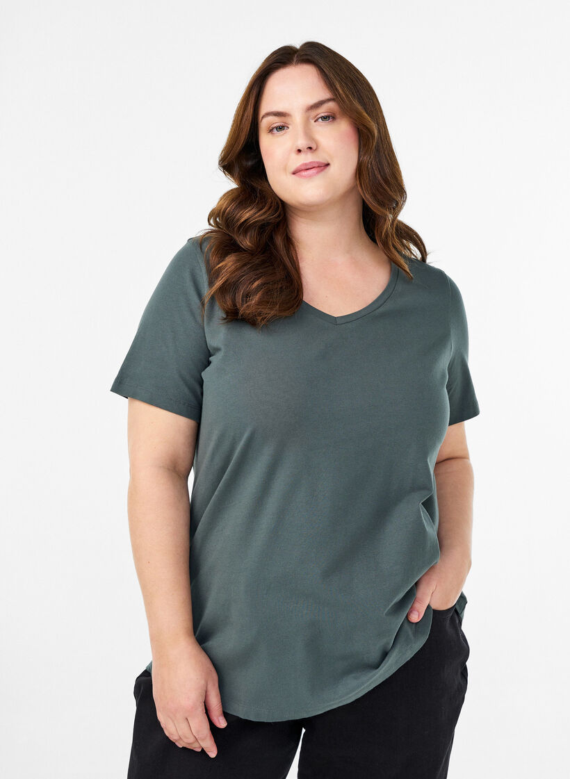 Solid-coloured basic cotton T-shirt, Green, Model image number 0