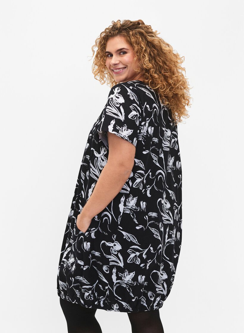 Short-sleeved, printed cotton dress, , Model image number 2