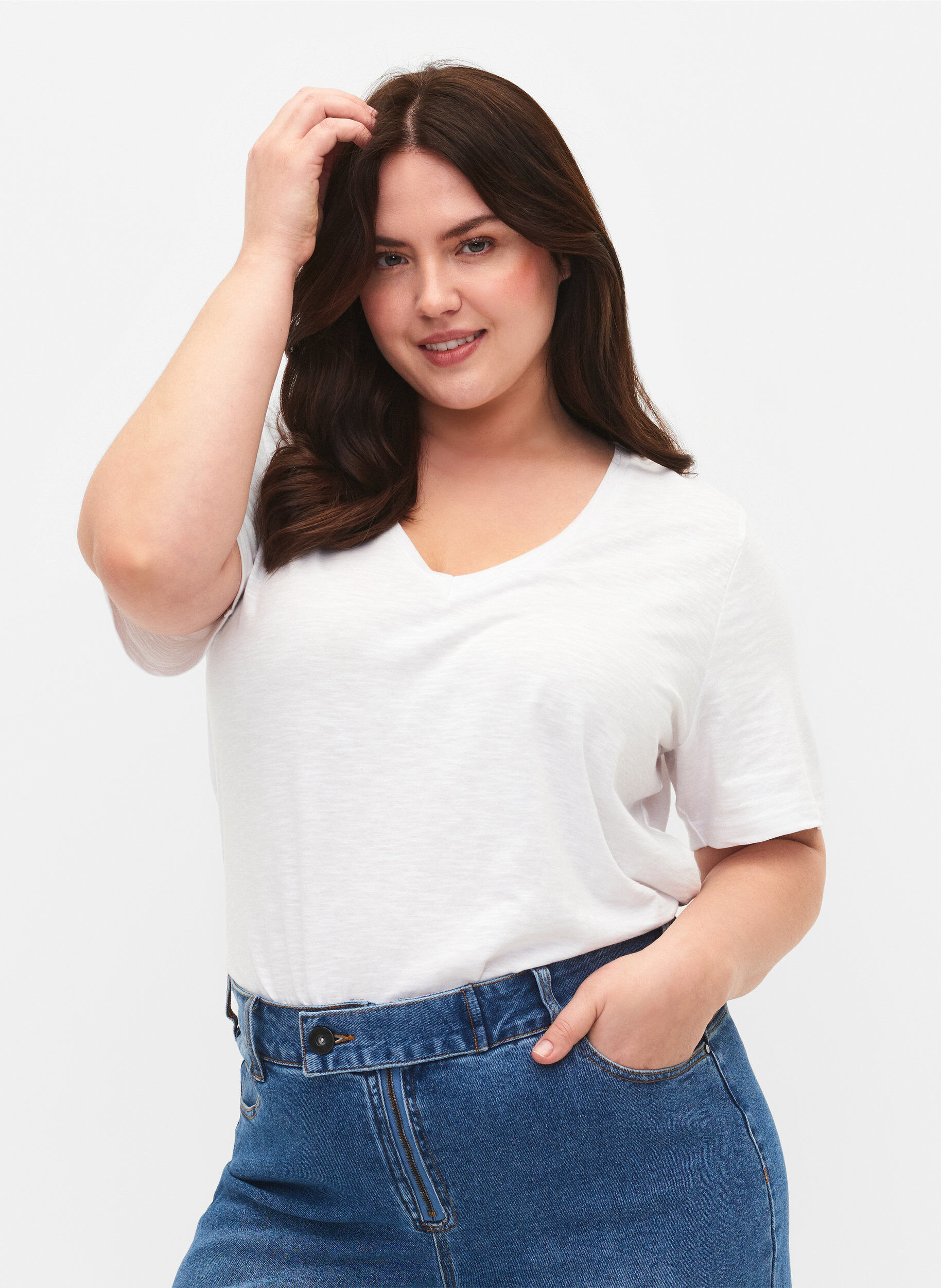 Short-sleeved basic t-shirt with v-neck, White, Model