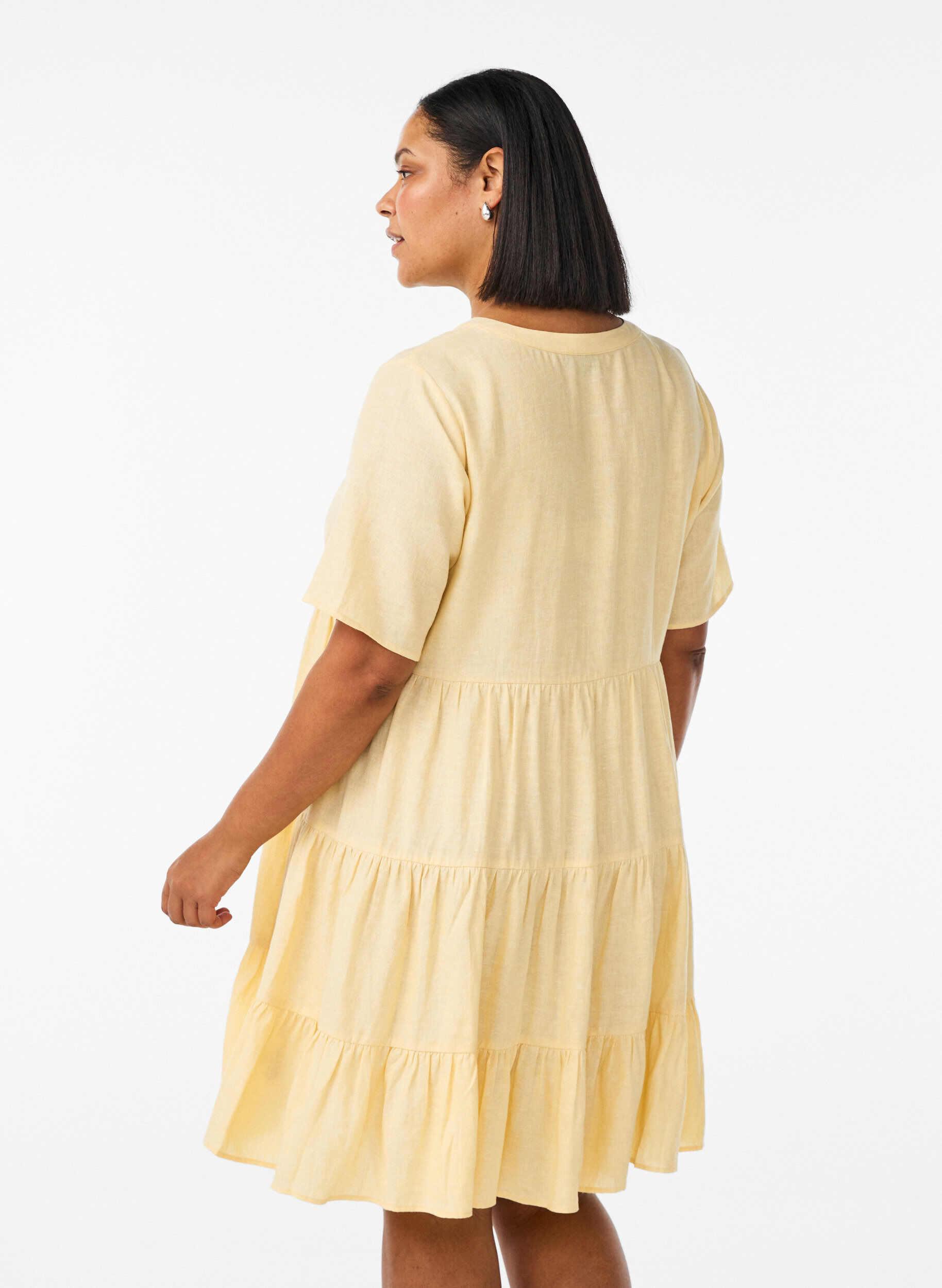 Zizzifashion Knee-length A-line dress in linen and viscose, Yellow, Model image number 2