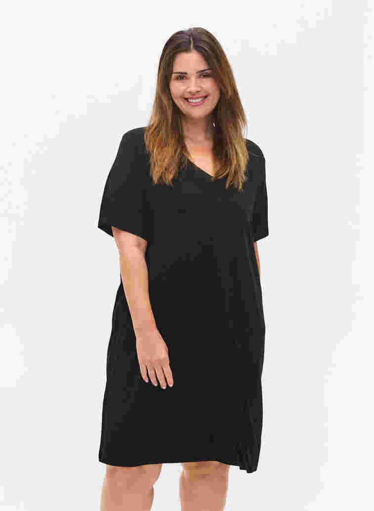 Short-sleeved nightie in viscose, Black, Model image number 0