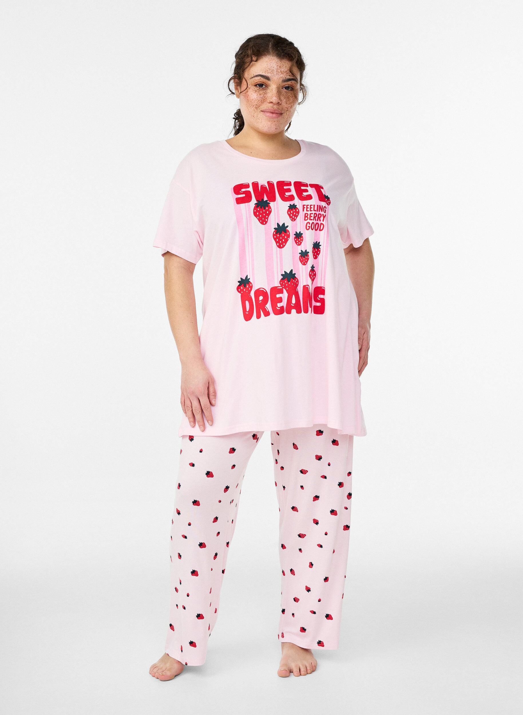 Zizzifashion Long night T-shirt in organic cotton with print, Red, Model image number 1