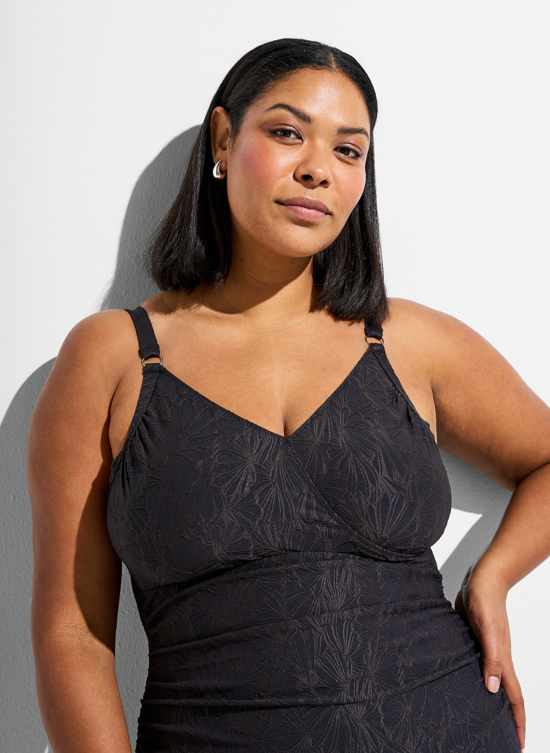 ZizzifashionSwimsuit with wrap detail and tone-on-tone floral texture, Dark Grey, Model image number 2