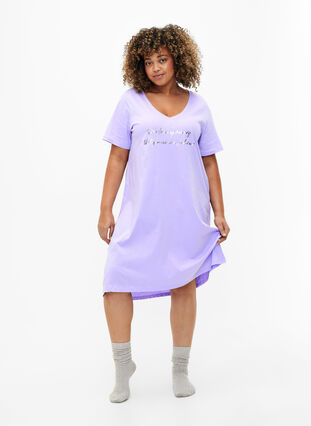 Organic cotton nightdress with V-neck (GOTS), Lavender Decide, Model image number 2