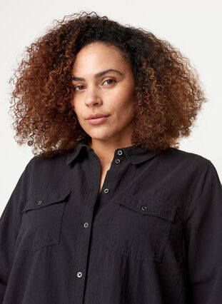 Long cotton shirt with chest pockets, Black, Model image number 2