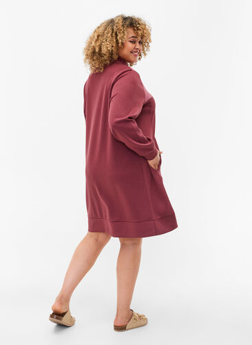 Jumper dress with colour-block, Red Mahogany/RoseBr., Model image number 1