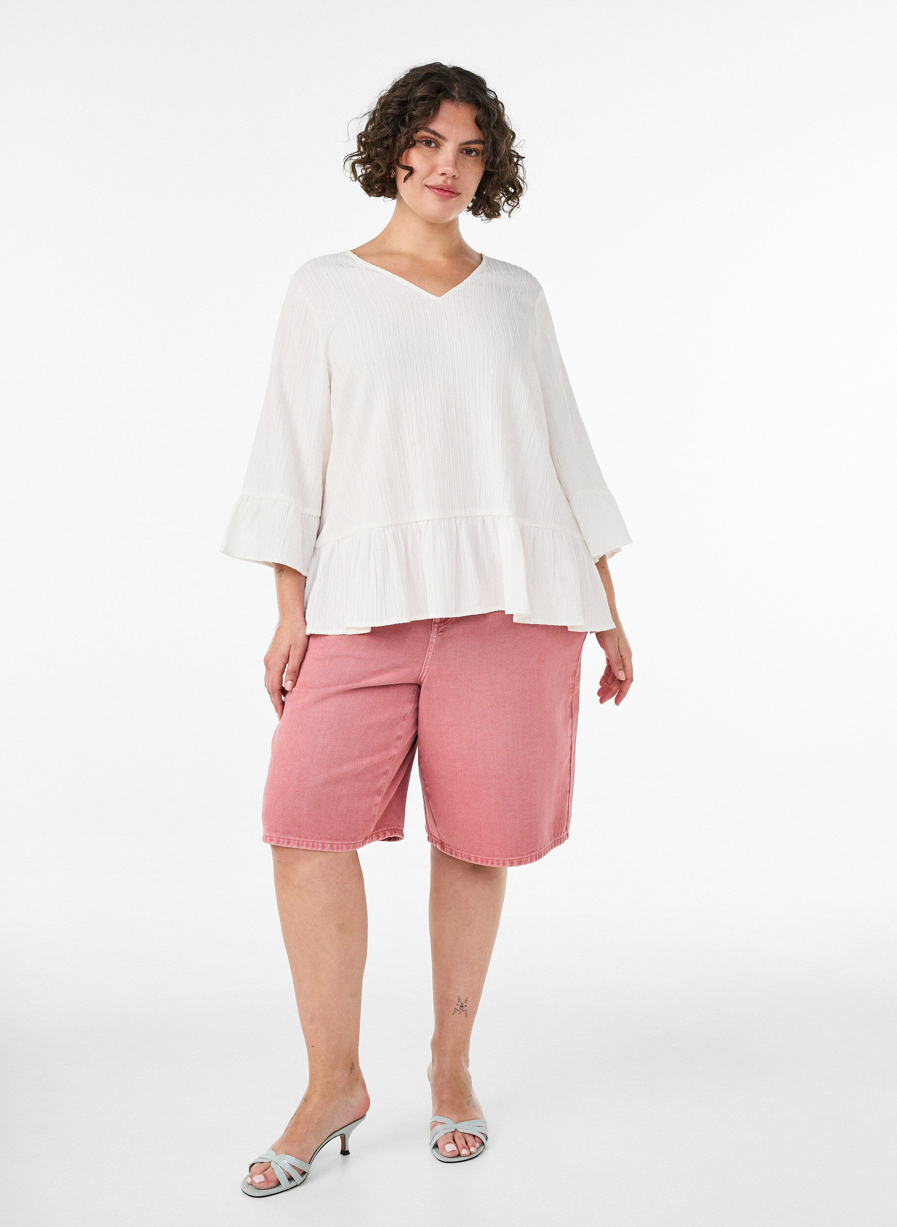 ZizzifashionBlouse with texture, V-neck and ruffles, Vanilla, Model image number 1