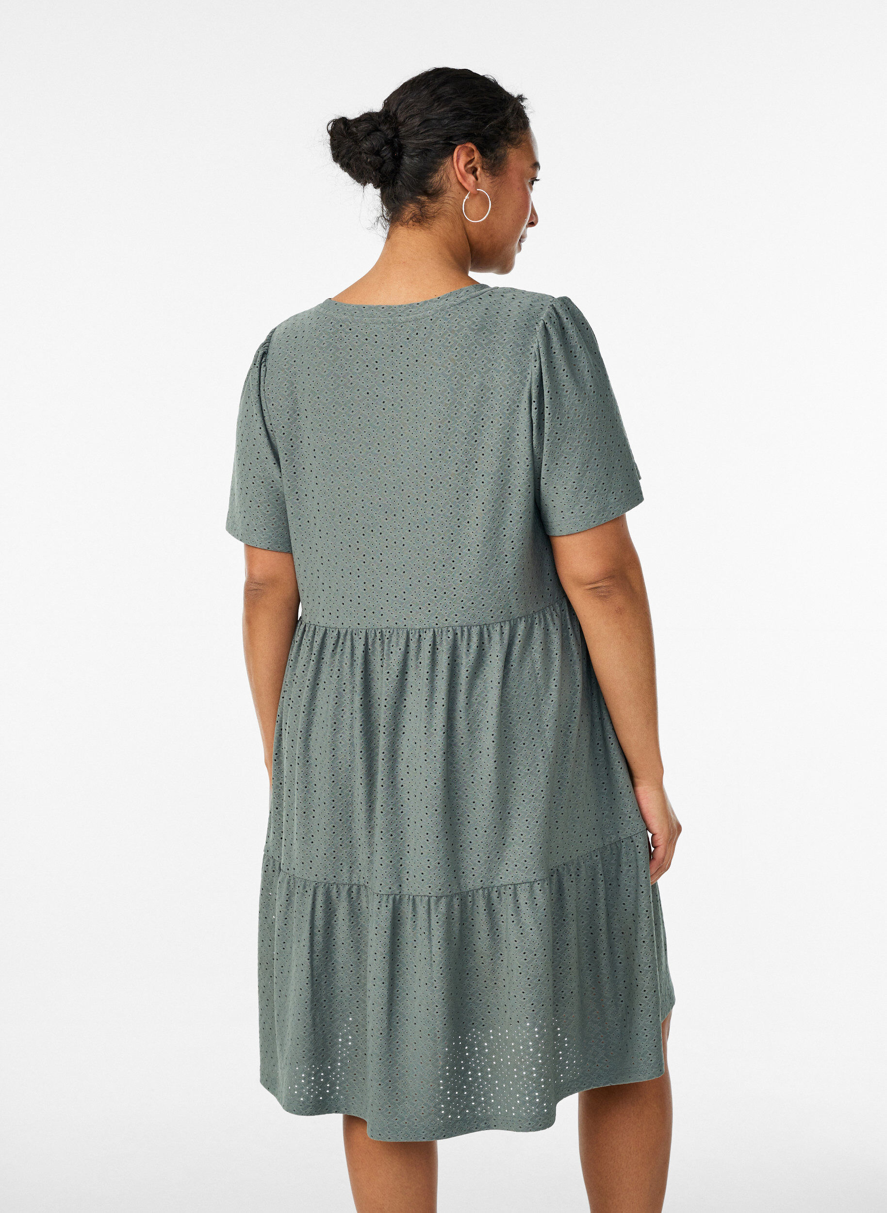 ZizzifashionShort dress with lace pattern and layered skirt, Green, Model image number 2