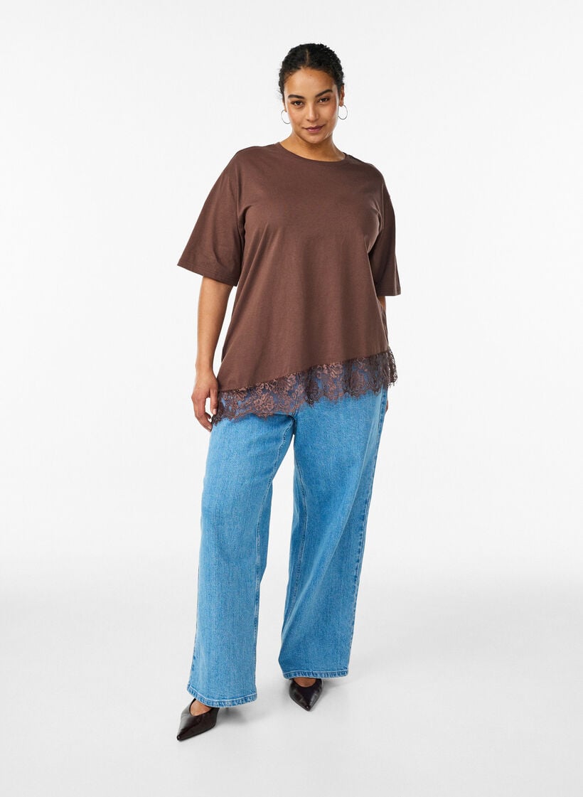 T-shirt with asymmetric lace hem, Brown, Model image number 1