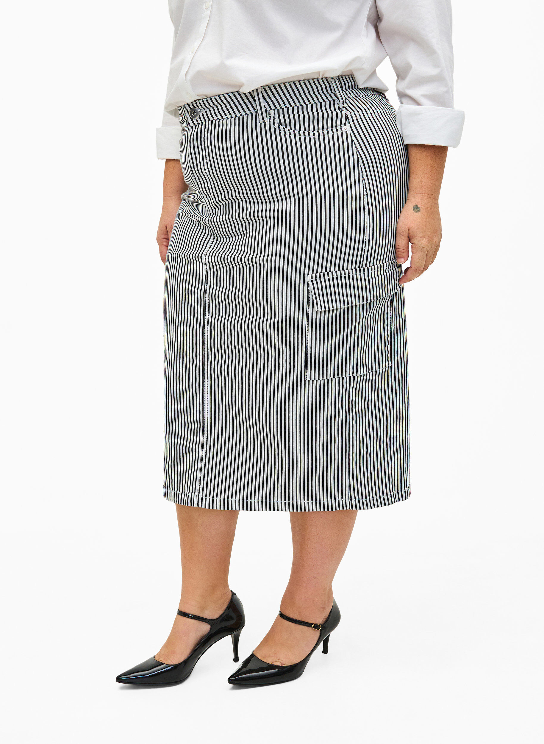 Zizzifashion Striped pencil skirt with pockets, Black & White Stripe, Model image number 2