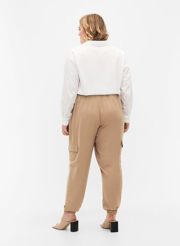Plain cargo pants with large pockets, Nomad, Model image number 1