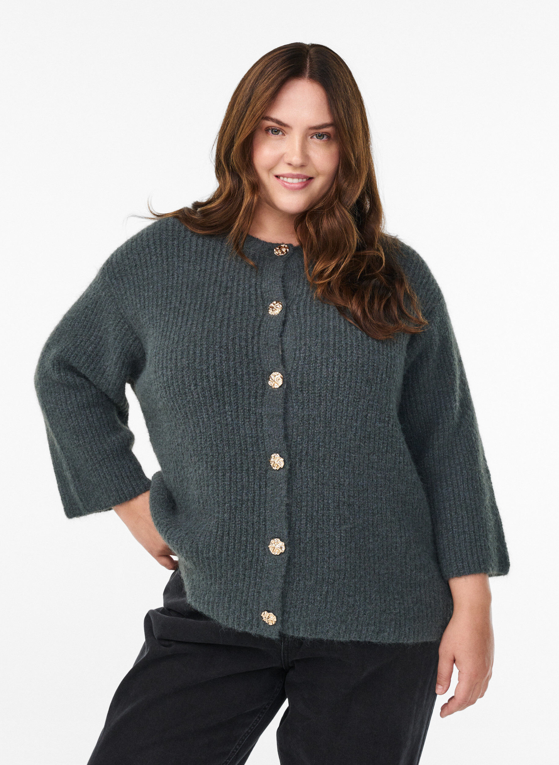 Short cardigan with 3/4-sleeves and golden textured buttons, Green, Model