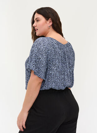 Short-sleeved blouse with floral print, Blue Flower Mix , Model image number 1