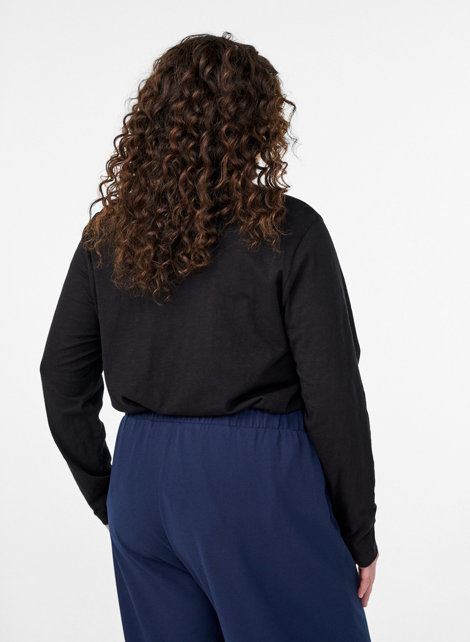 ZizzifashionLong-sleeved t-shirt with V-neck and buttons, Black, Model image number 2