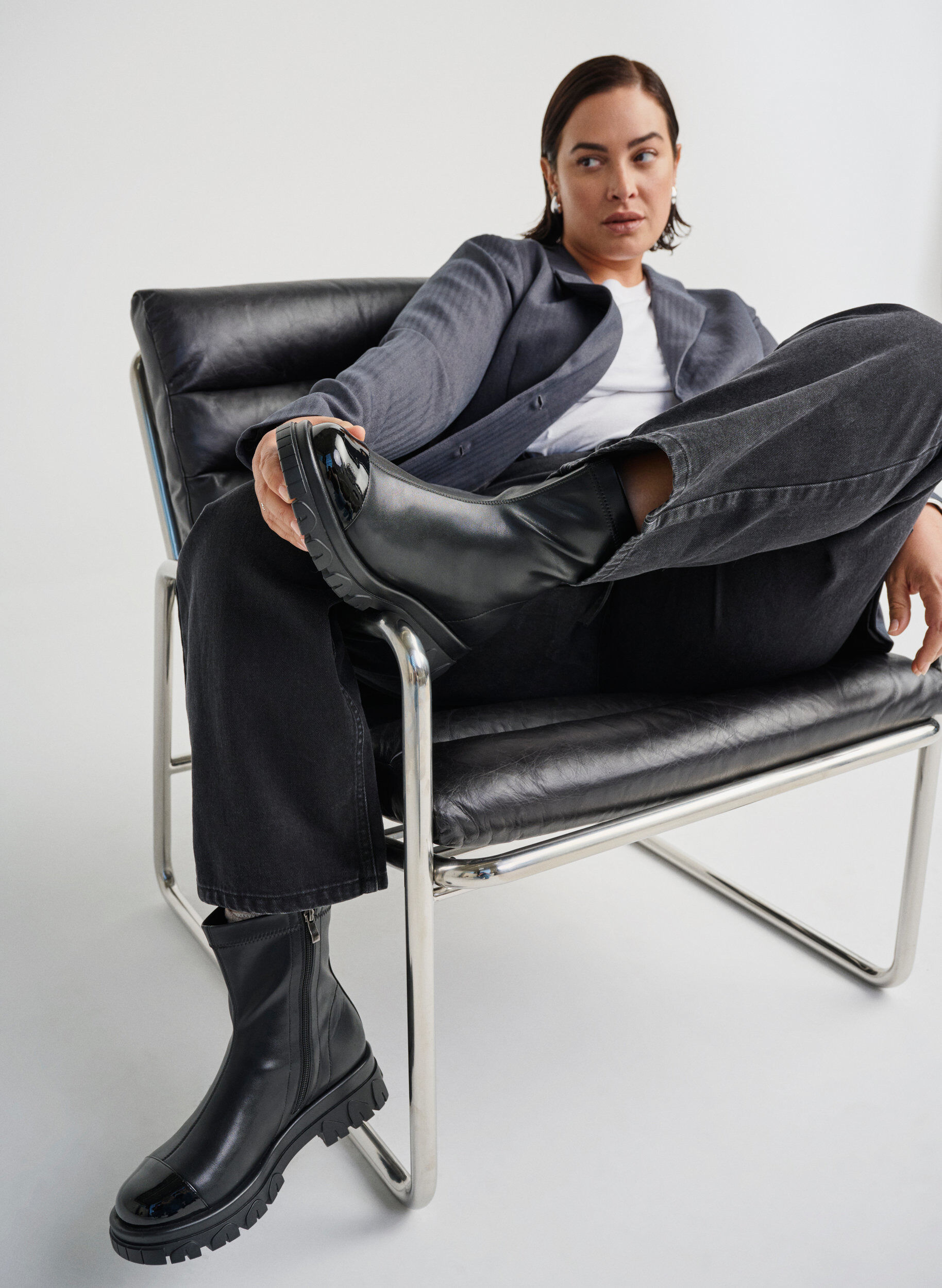 Zizzifashion Wide fit &ndash; Chunky ankle boot with patent detail, Black, Image image number 0