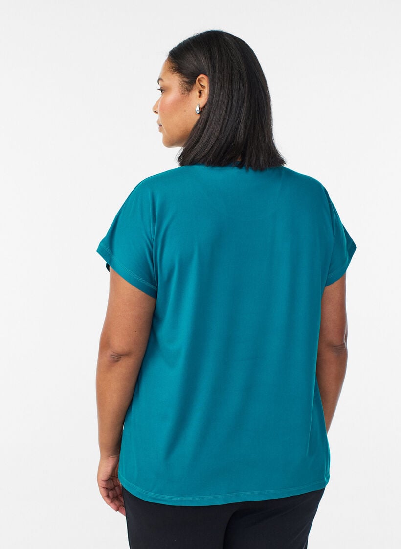 Solid-coloured training T-shirt, Green, Model image number 2