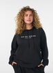 Sweatshirt with hood and print, Black, Model image number 3