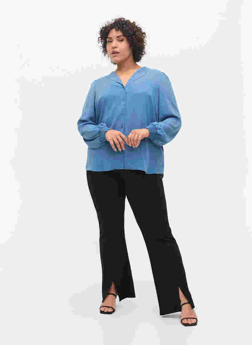 V-neck shirt with smock, Captains Blue, Model image number 2