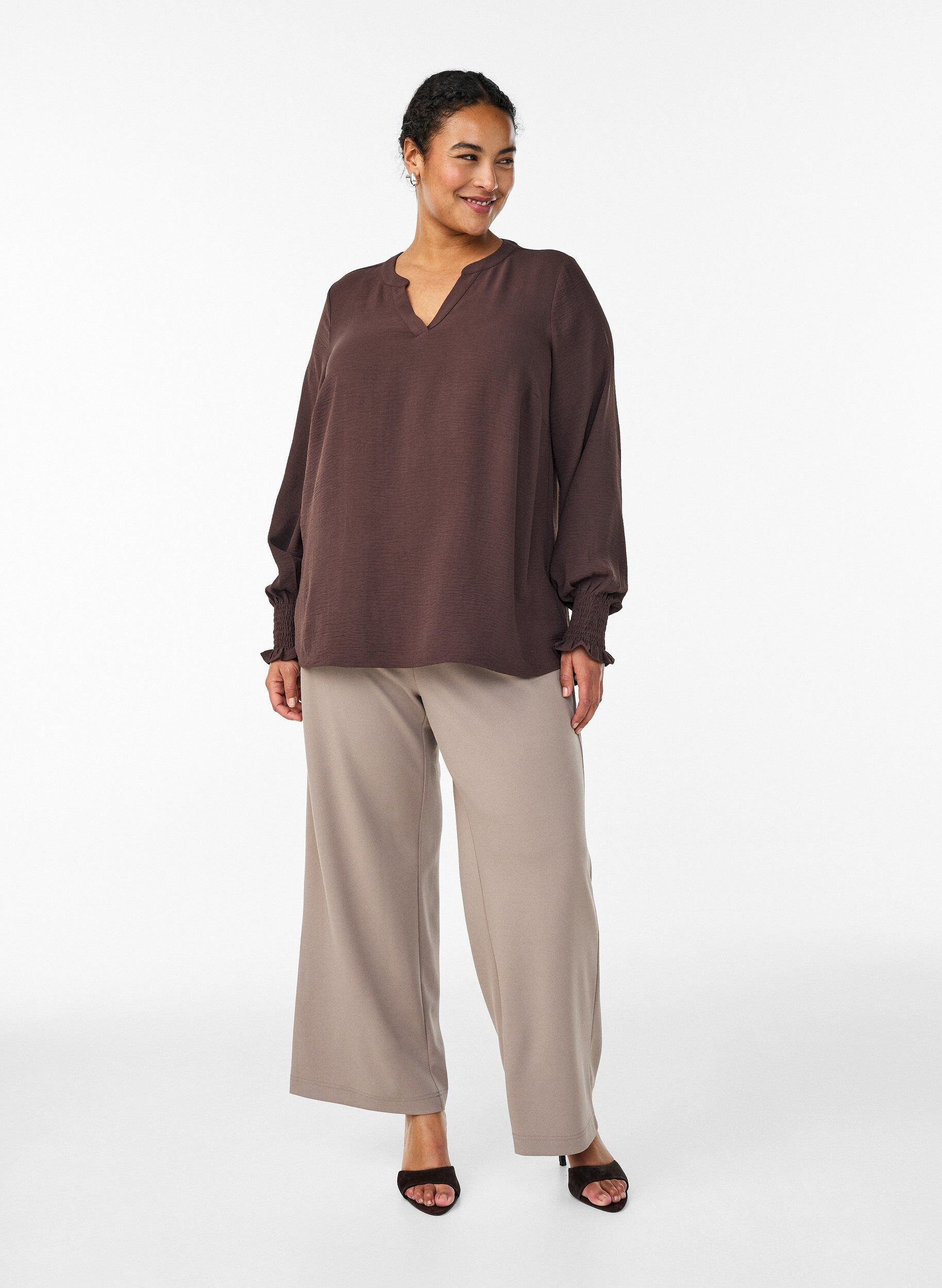 ZizzifashionBlouse with smock cuffs and V-neck, Brown, Model image number 1