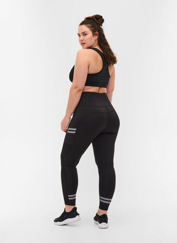 Cropped reflective gym leggings with pocket, Black/Reflex Lines, Model image number 1