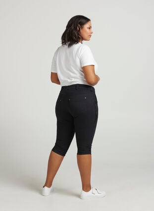 Slim fit capri jeans with pockets, Black, Model image number 1