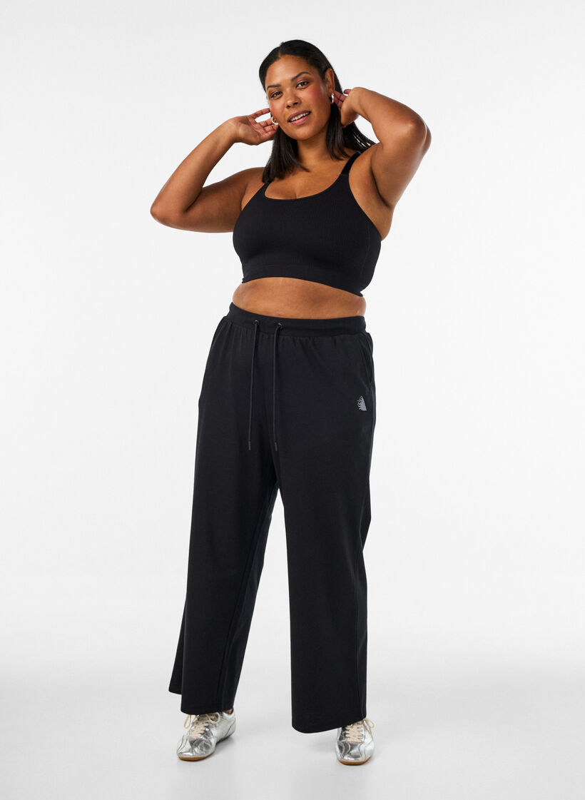Seamless ribbed sports bra, Black, Model image number 1