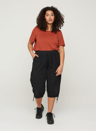 Loose cropped trousers in cotton, Black, Model image number 0