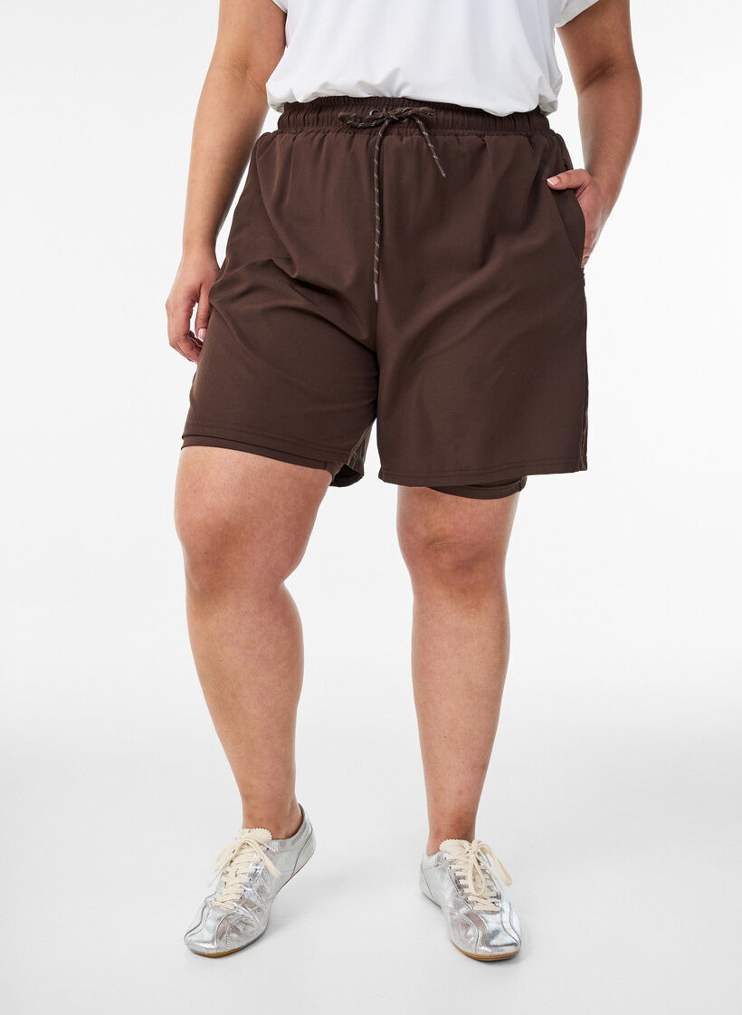 Training shorts with inner shorts and a phone pocket, Brown, Model image number 3