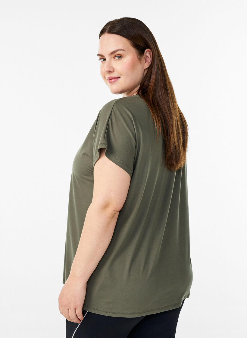 Solid-coloured training T-shirt, Green, Model image number 2