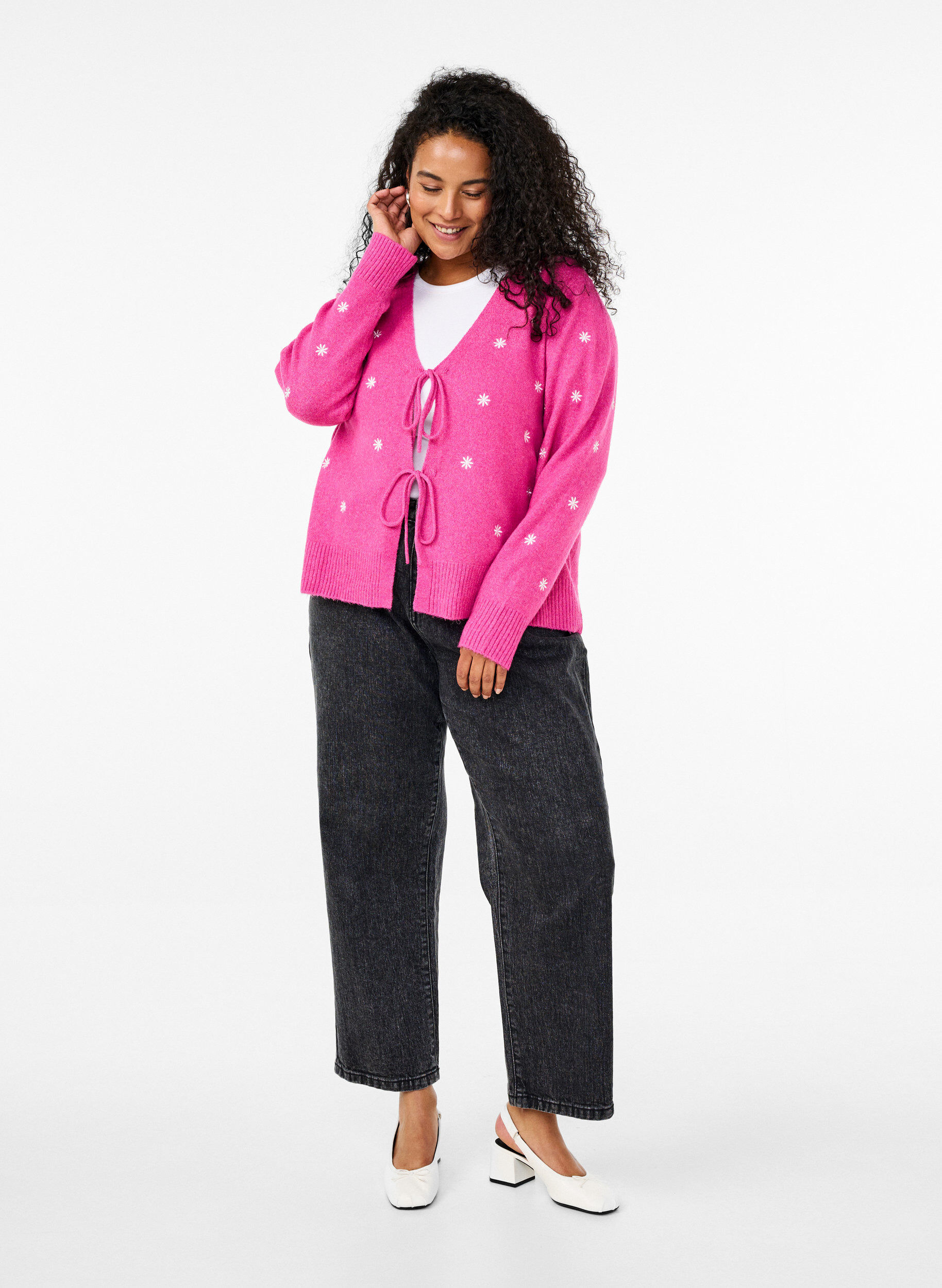 Zizzifashion Knitted cardigan with tie details and embroidery, Raspberry Rose Comb, Model image number 2