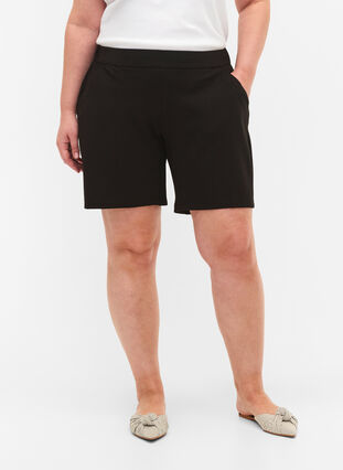 Maddison shorts with regular fit, Black, Model image number 2