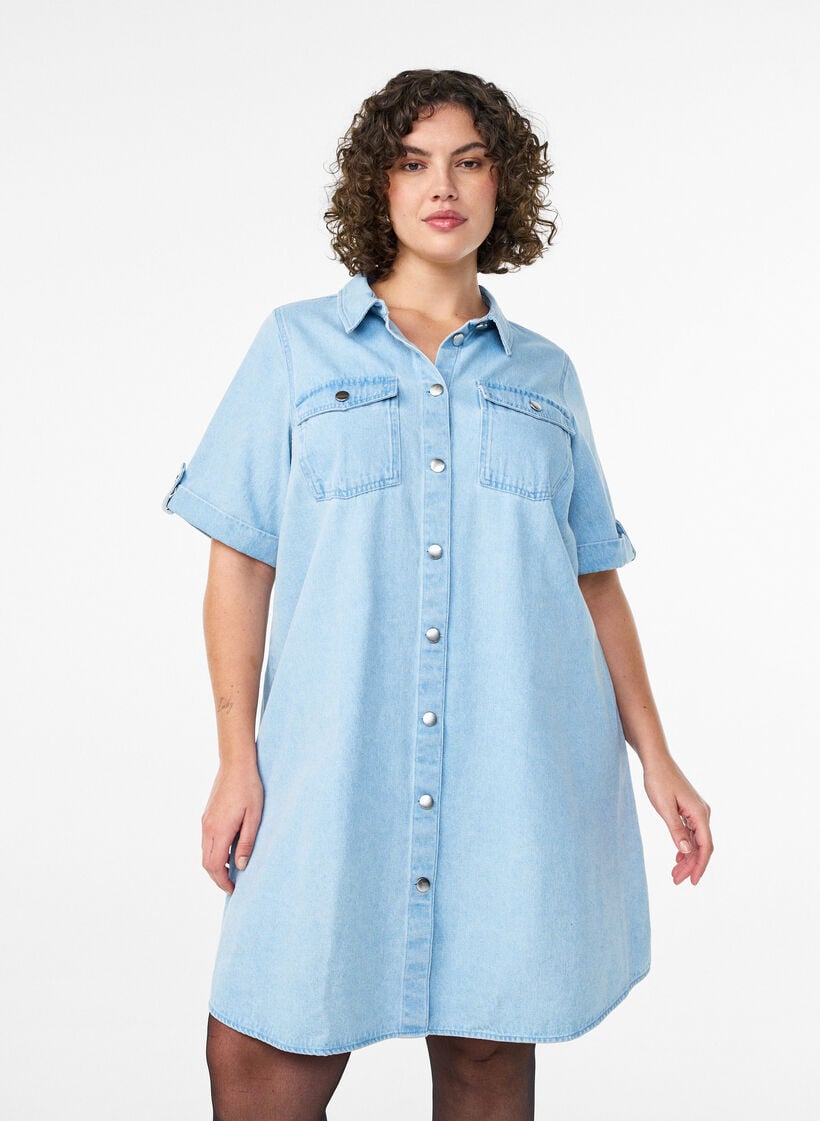 Denim dress with short sleeves and buttons, Light Blue, Model image number 0