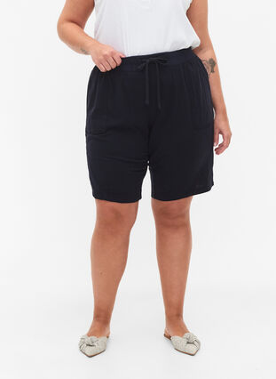 Loose cotton shorts with pockets, Night Sky, Model image number 3