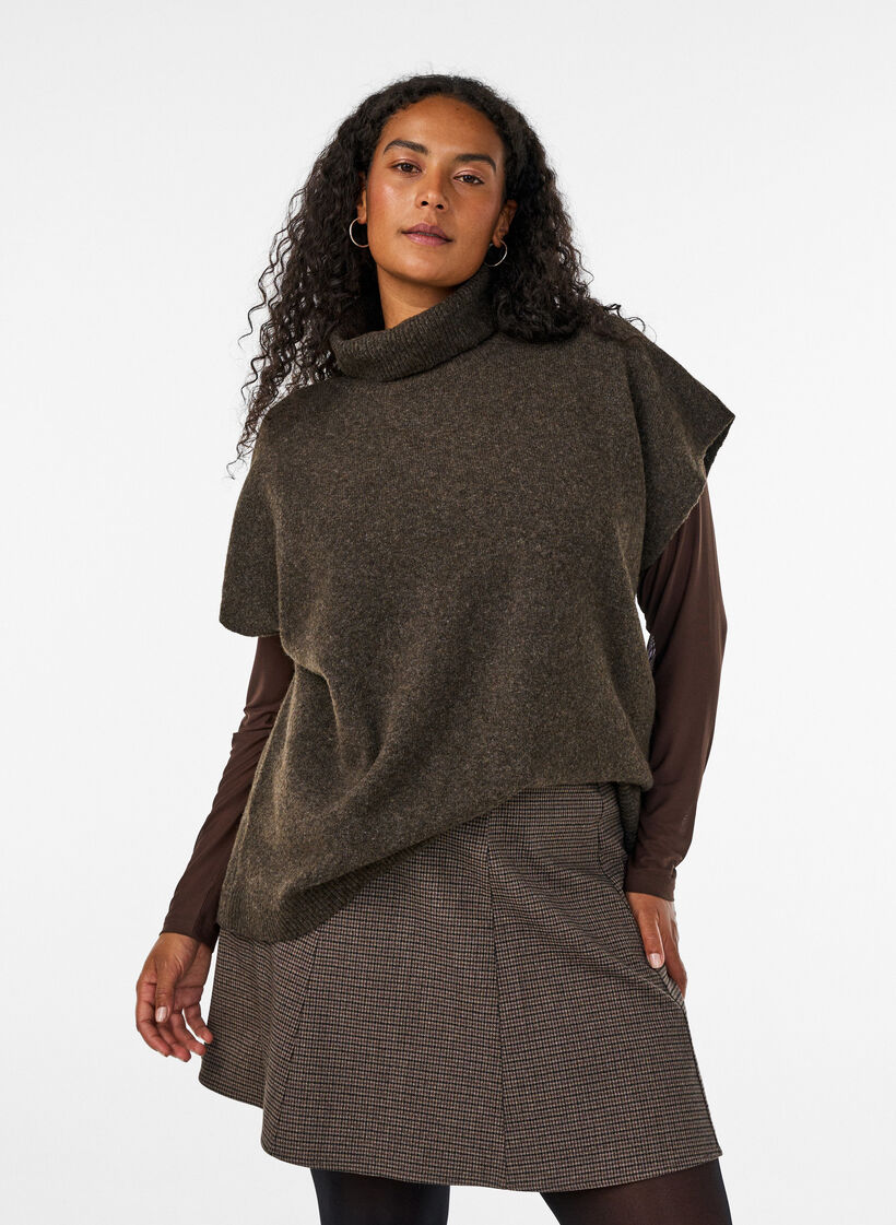 Knitted vest with turtleneck, Brown, Model