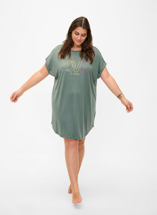 Short sleeve nightgown with text print, Balsam Green Love, Model image number 2