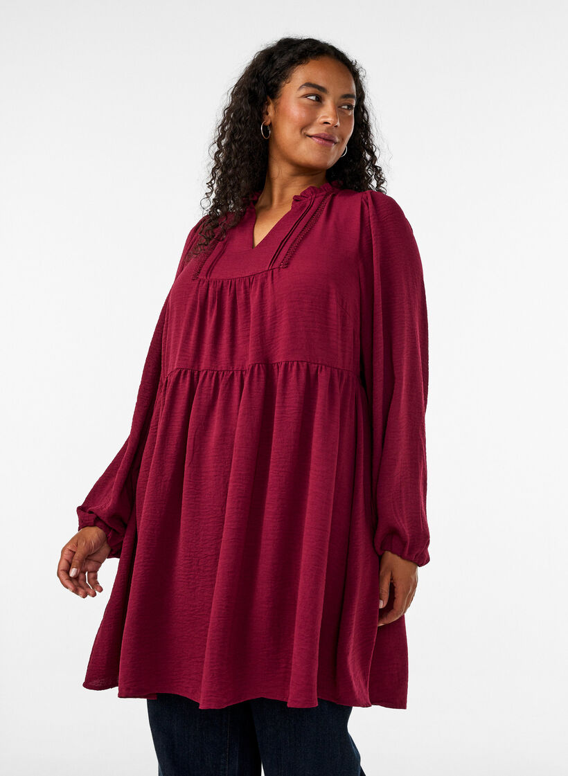 A-line dress with an empire line, Red, Model image number 0
